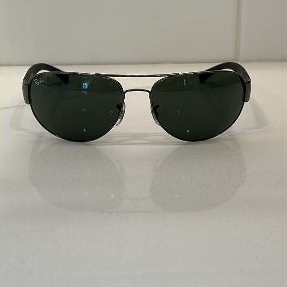Ray Ban Sunglasses - Picture 2 of 8